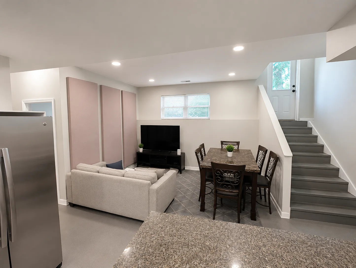 3 bed, 1400 sqft, $2,950 — Photo 3