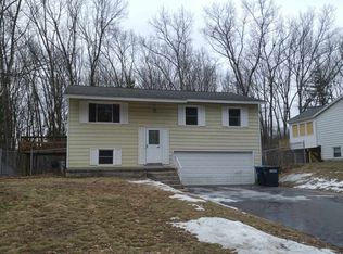 61 Trottingham Rd, Saratoga Springs, NY 12866