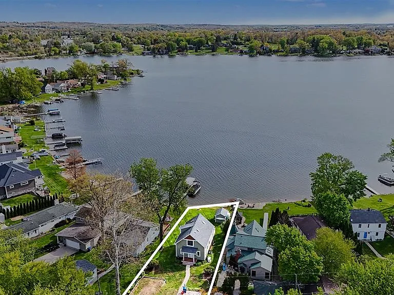10280 Lakeside Dr — Photo 33