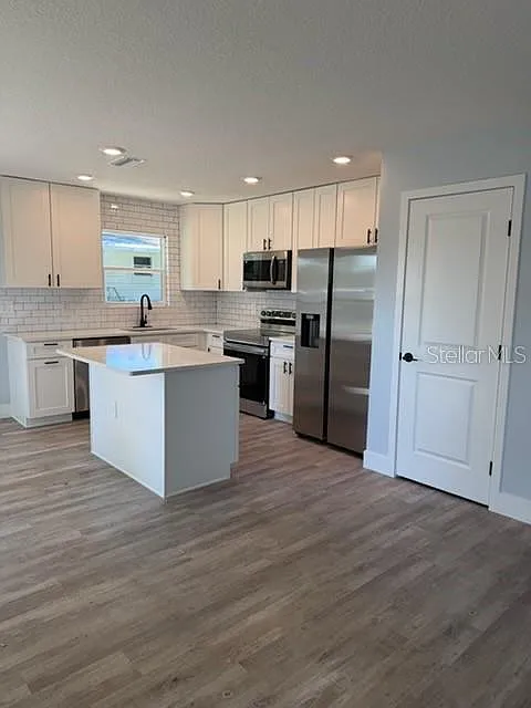 3 bed, 2.0 bath, 1260 sqft, $2,300 — Photo 2
