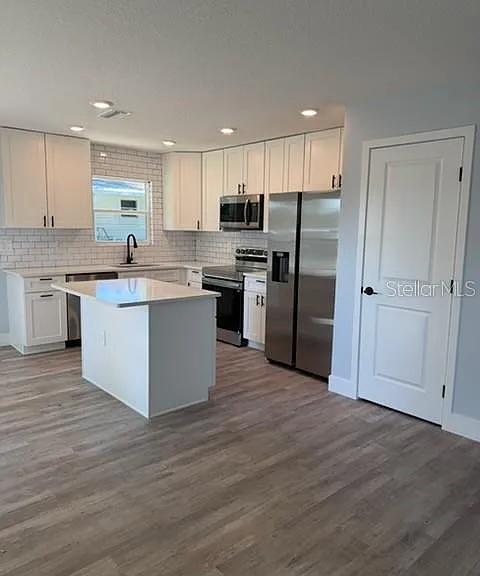 521 Skyline Dr E — Photo 2