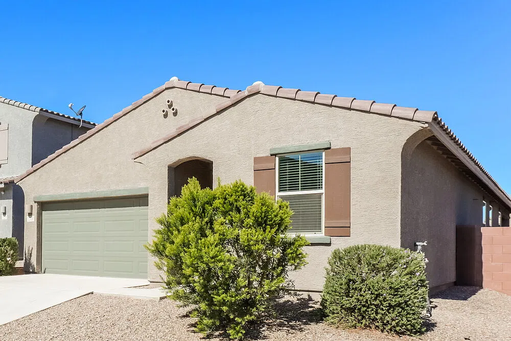 4 bed, 3.0 bath, 2027 sqft, $1,895 — Photo 3