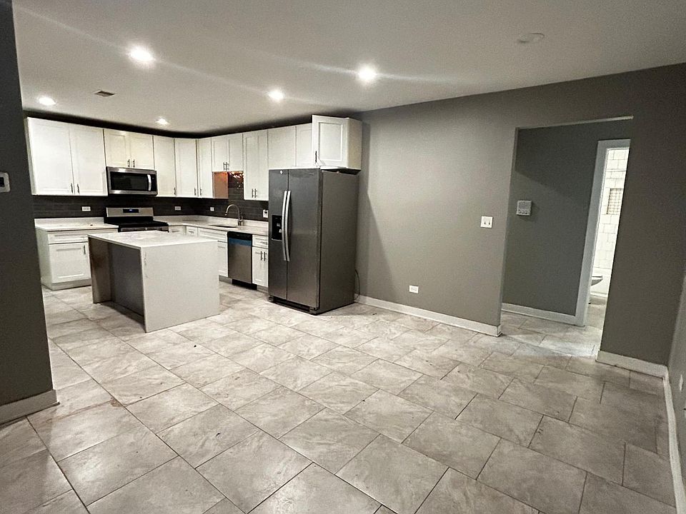 1st image of 4710 S King Dr #G03