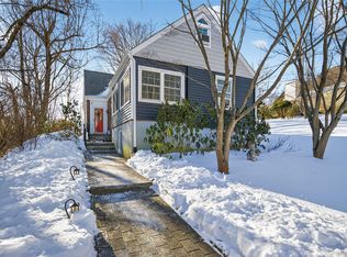 108 La Rue Dr, Huntington, NY 11743