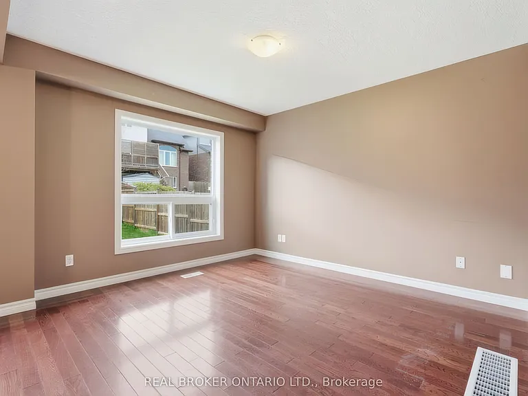1047 Marquette Dr — Photo 10