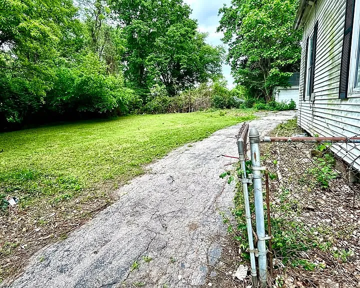 8824 Huiskamp Ave — Photo 33
