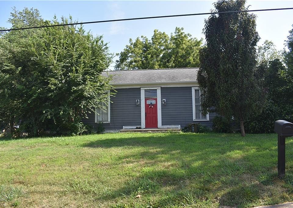 1st image of 603 Main St
