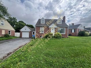 495 Locust Grove Rd, York, PA 17402