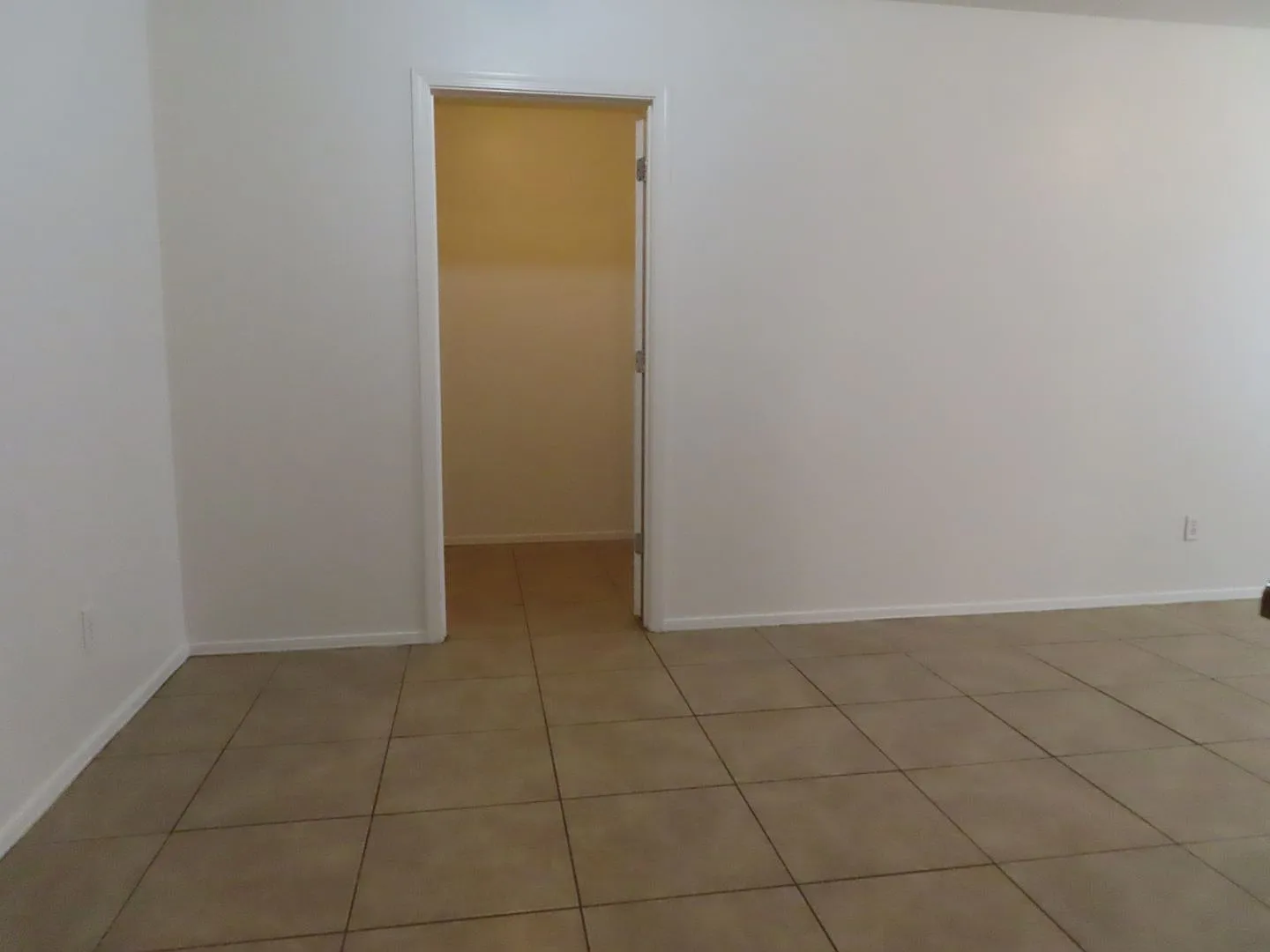 2 Bedroom 1 Bath in Mesa — Photo 3