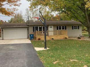 1820 Snyder Rd, Willard, OH 44890