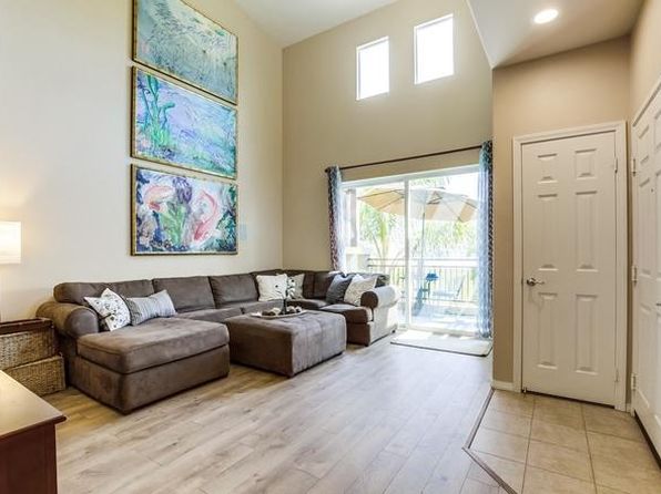 4071 Sandton Ln