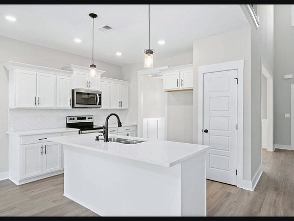 4th image of 955 Alton Dr