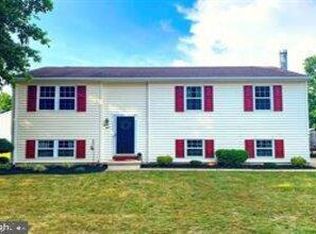 31 Julie Ln, Newark, DE 19711