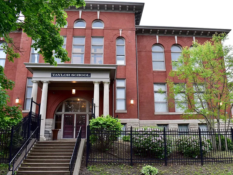 Taylor Heights — Photo 7