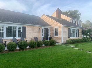 27 Library Ln, Chatham, MA 02633