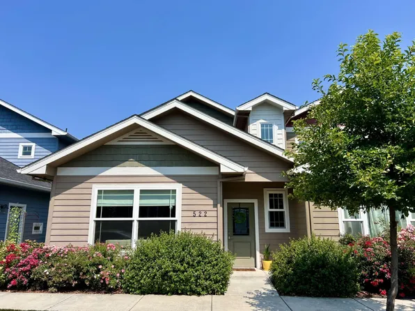 522 Blue Moon Dr, Central Pt, OR 97502