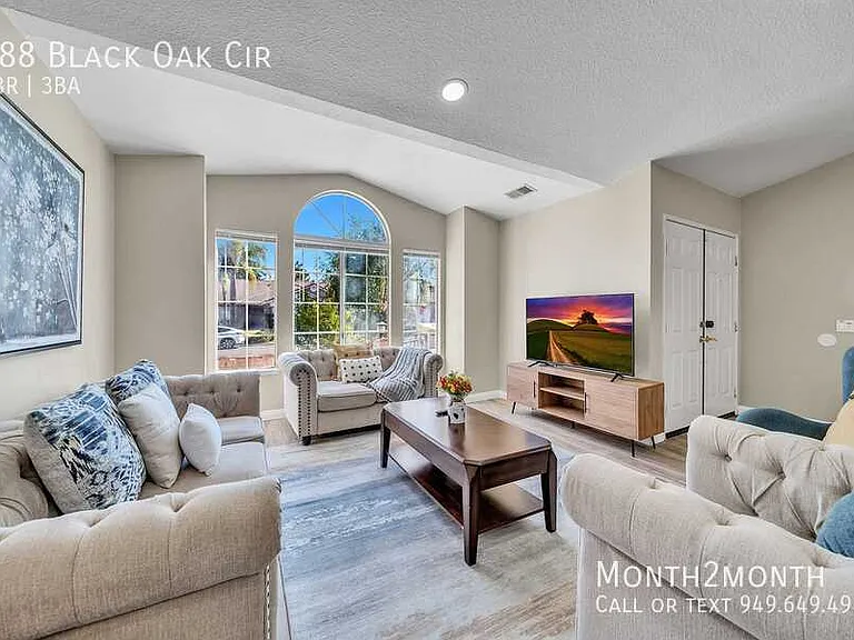 688 Black Oak Cir — Photo 3