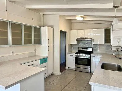 4 bed, 1500 sqft, $5,100 — Photo 2