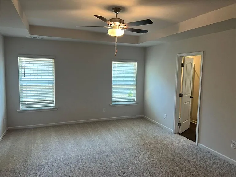 127 Berry Dr — Photo 13