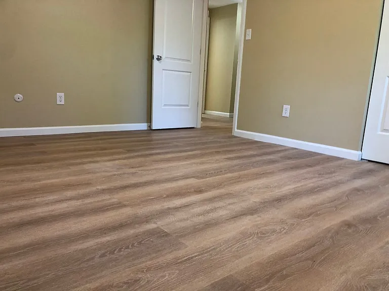 Notre Dame Apartments — Photo 31