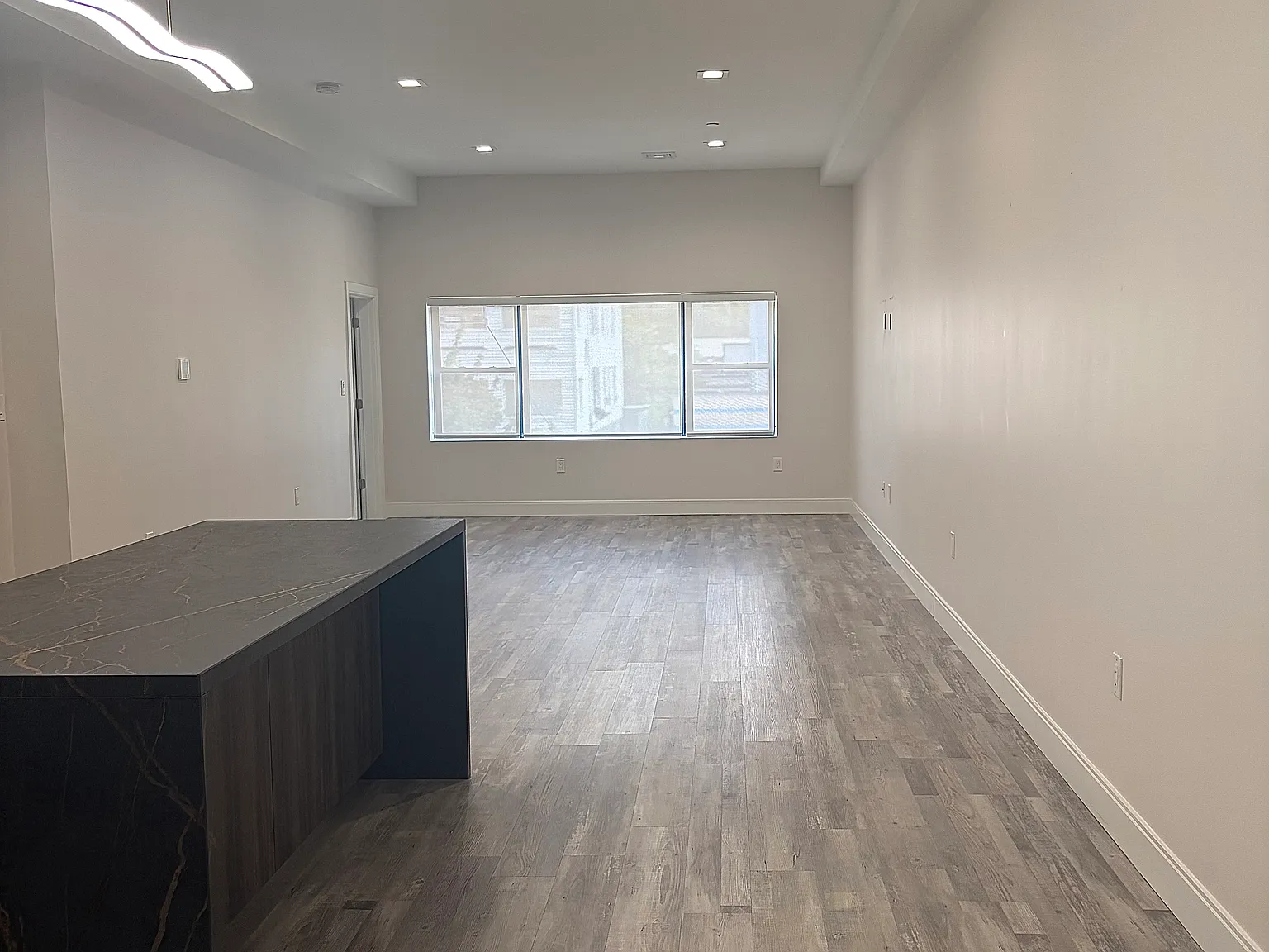 2 bed, 1050 sqft, $2,650 — Photo 3