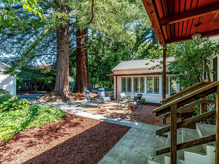 742 Austin Ave — Photo 51