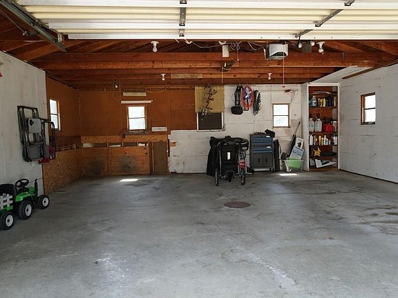 4th image of 1102 18th Ave