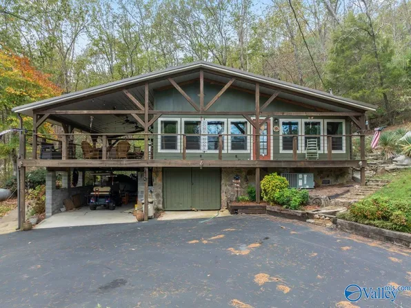 527 Honeycomb Valley Rd, Grant, AL 35747