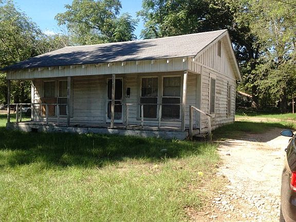3rd image of 704 Weaver Ave