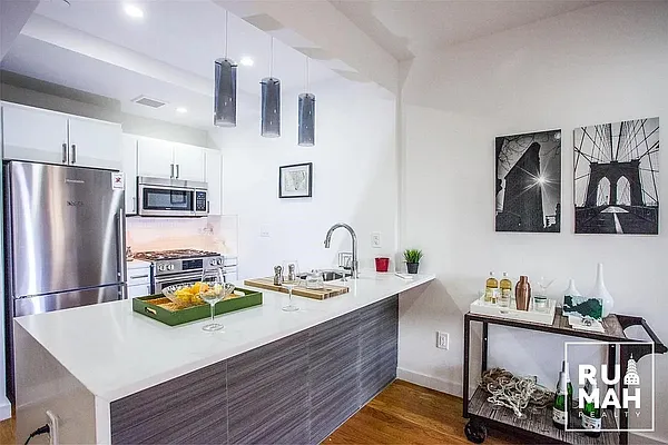 Rented by Rumah Realty Inc | media 2