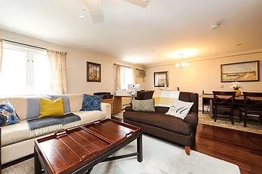 162 Huntington Street in Carroll Gardens