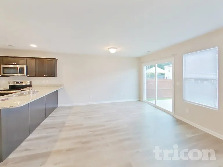 1430 Sandra Dr — Photo 5