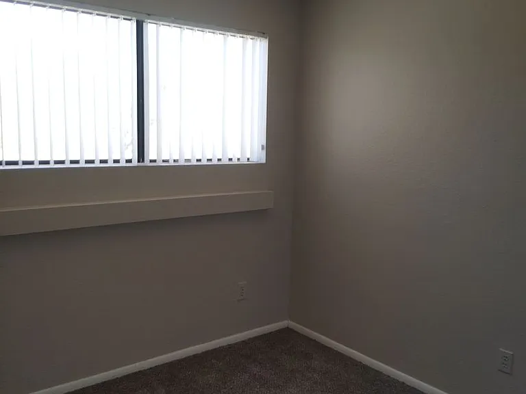Mammoth Apartments — Photo 29
