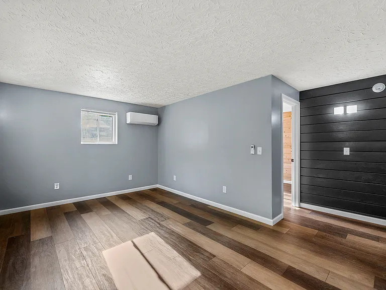 Cedar Dr — Photo 9