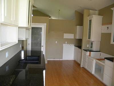 3rd image of 2218 Blackwood Dr