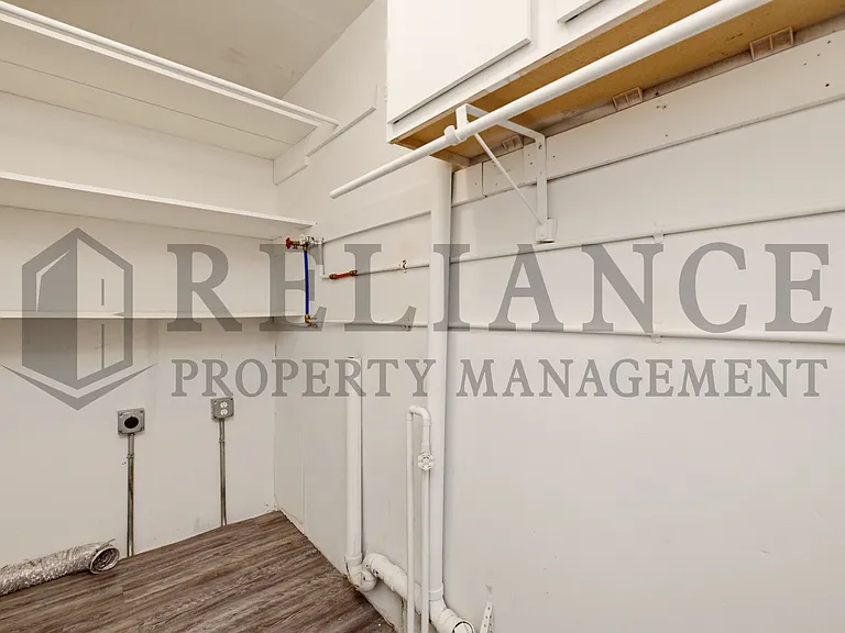 1401 W Calvert St — Photo 33
