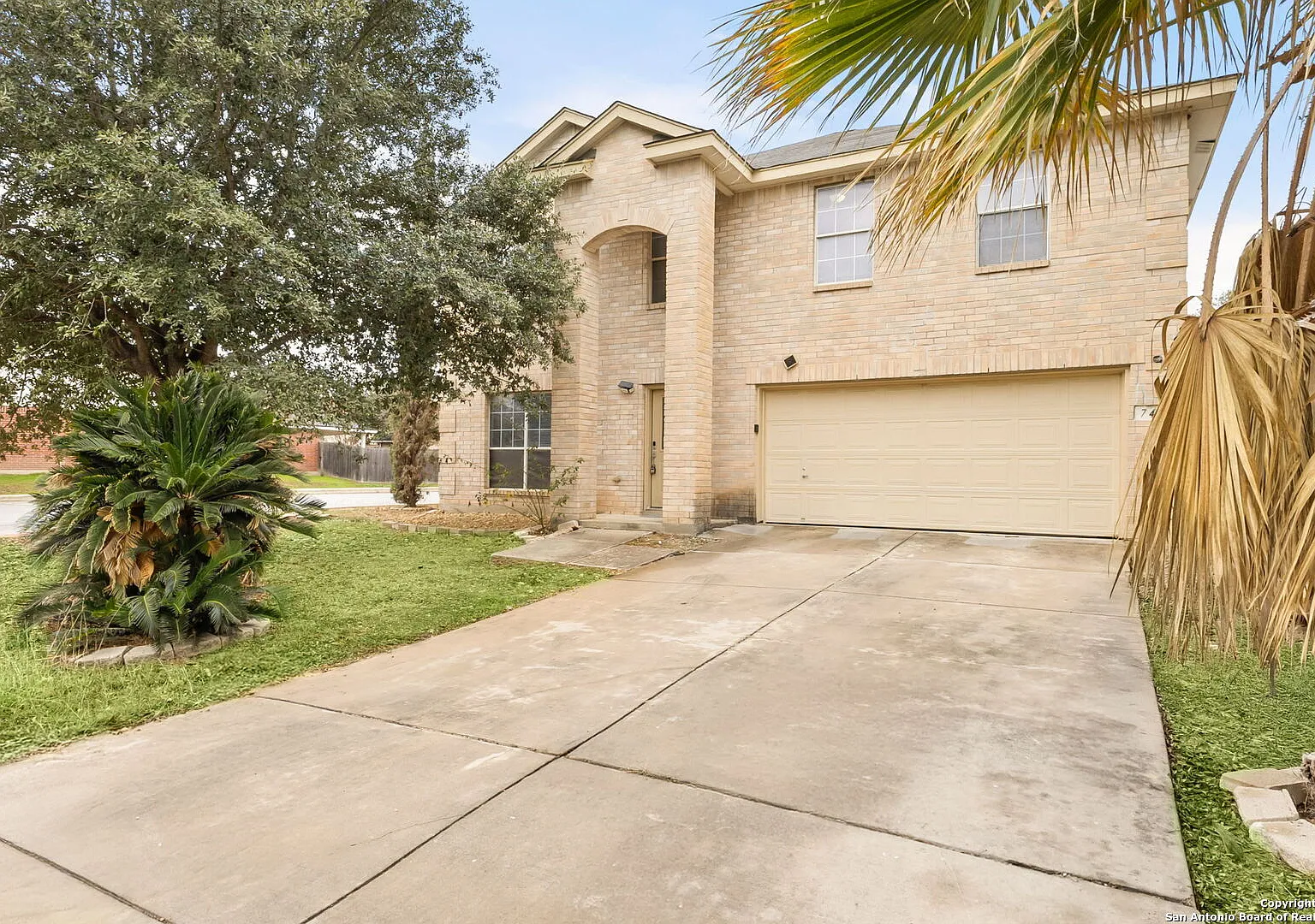 4 bed, 2704 sqft, $1,950 — Photo 2