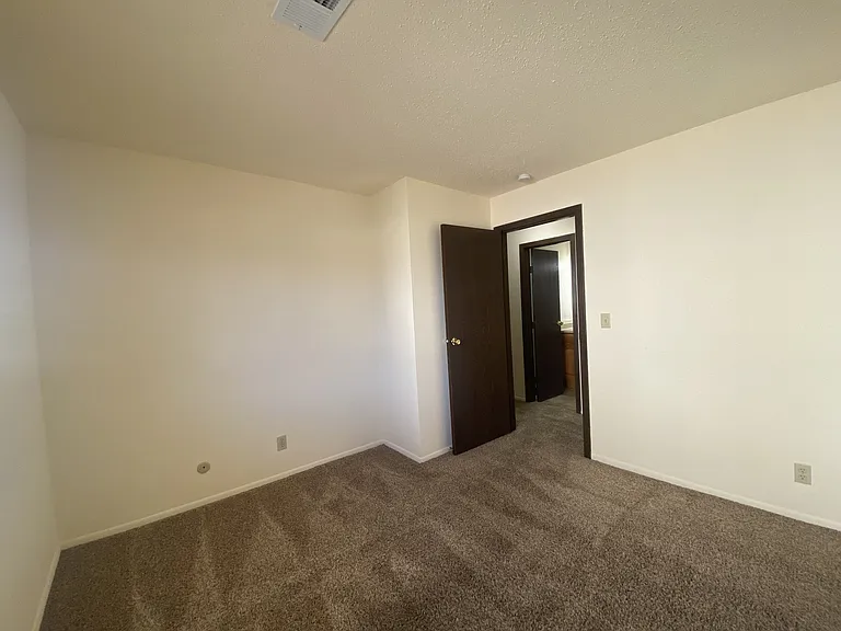 Kimberly Club Apartments — Photo 199