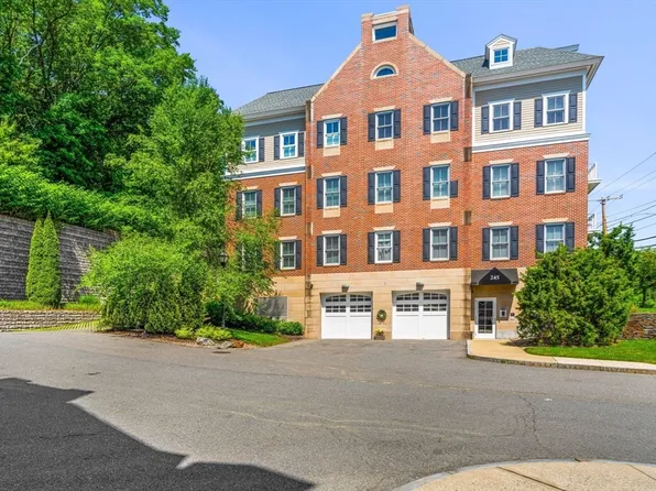 245 Cambridge St Unit 104, Burlington, MA 01803