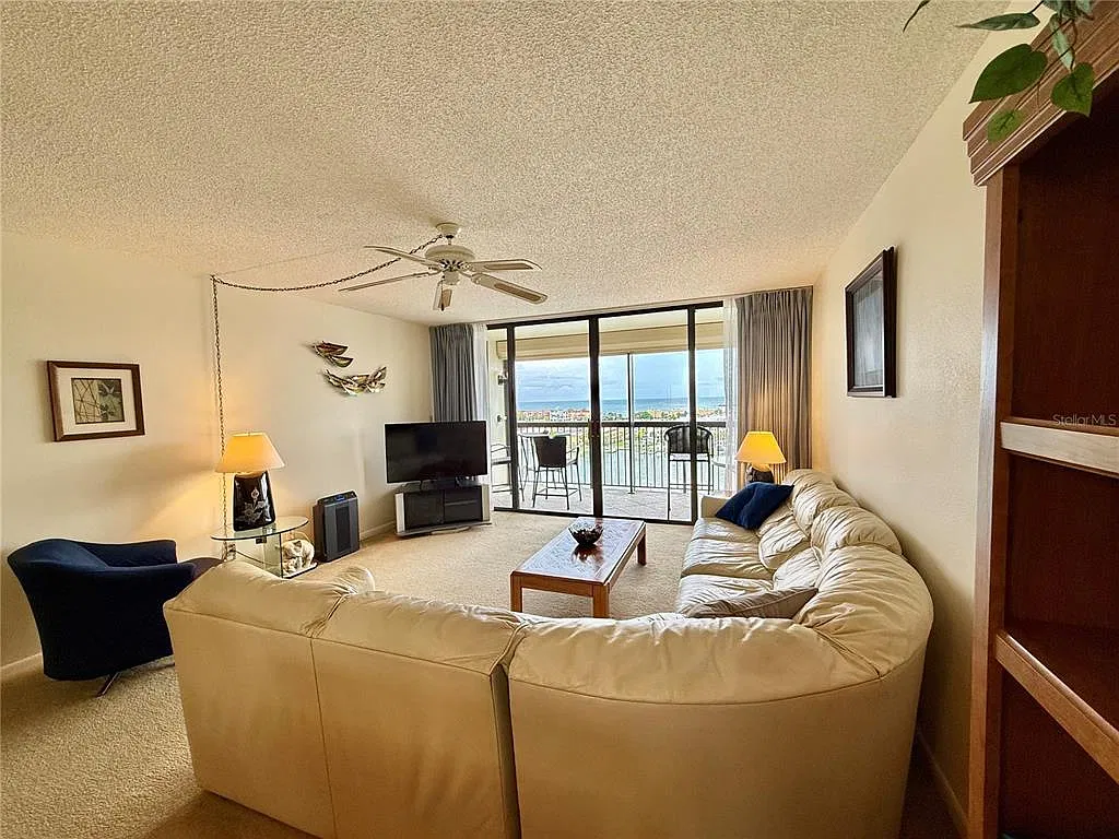 2 bed, 2.0 bath, 1175 sqft, $4,200 — Photo 4