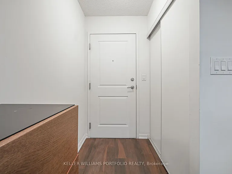 35 Bastion St #1120 — Photo 4