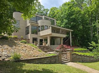 13601 Royalton Rd, Strongsville, OH 44136