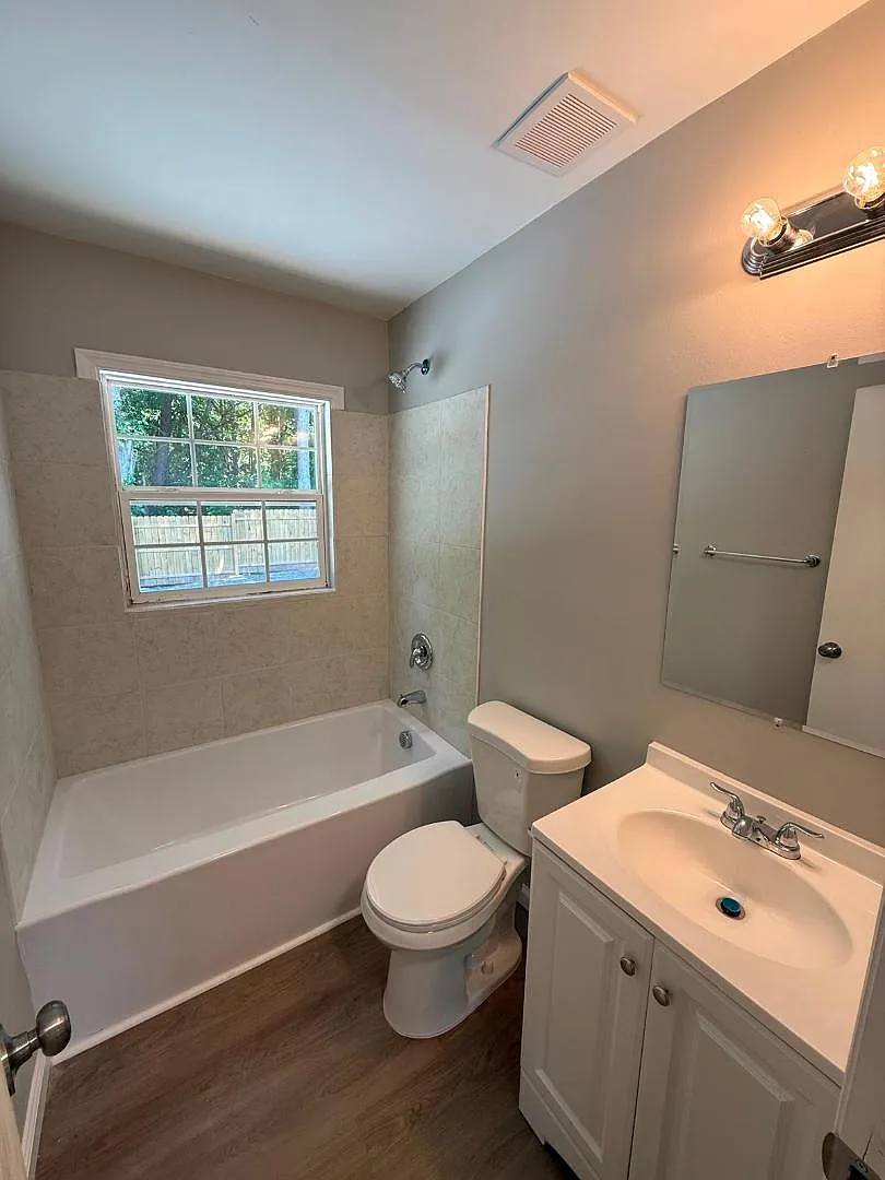 106 Greenbriar Rd - 2 — Photo 1