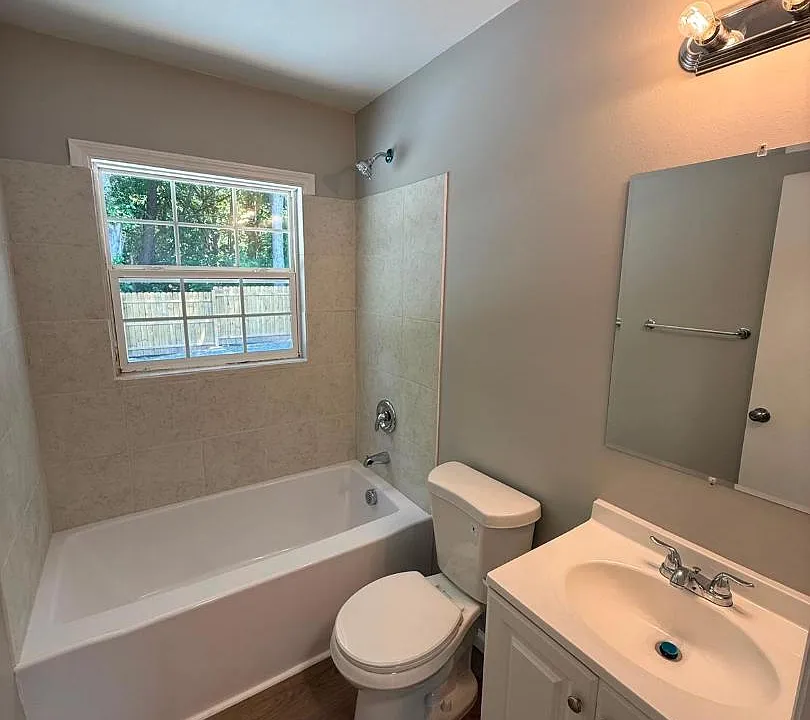 106 Greenbriar Rd #1