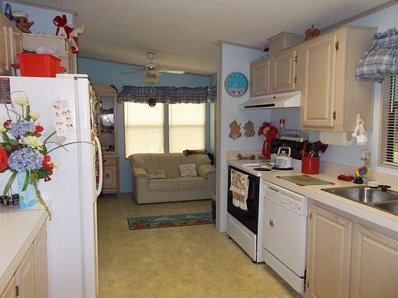 3rd image of 1008 Citrus Tree Dr