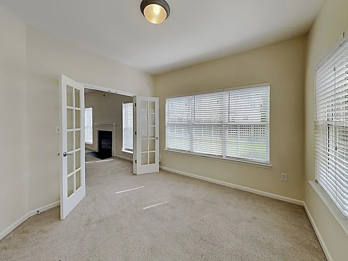 815 Reigate Rd — Photo 17
