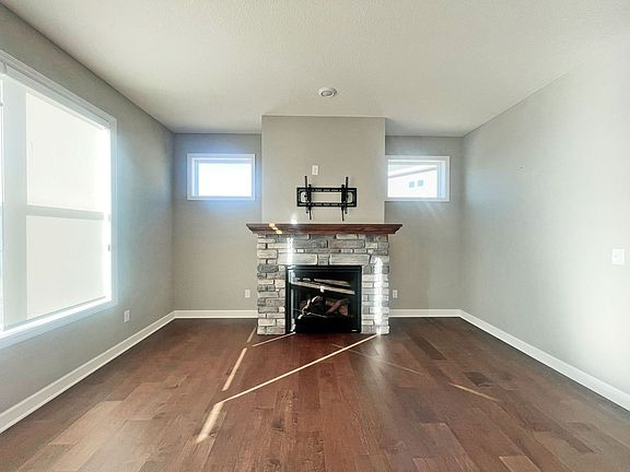 3rd image of 18275 Geyser Way