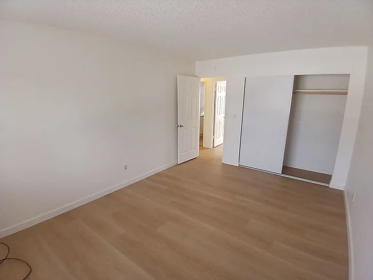 1940 Grande Cir #63 — Photo 28