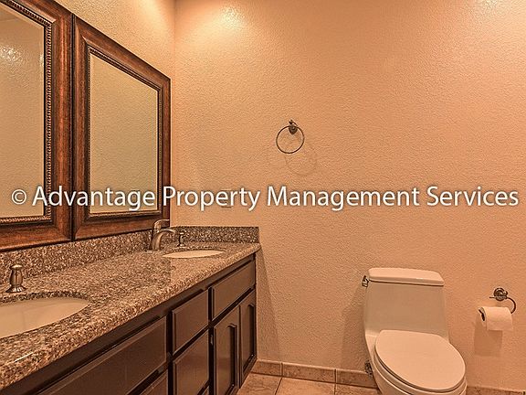 2nd image of 2942 Liberty Dr