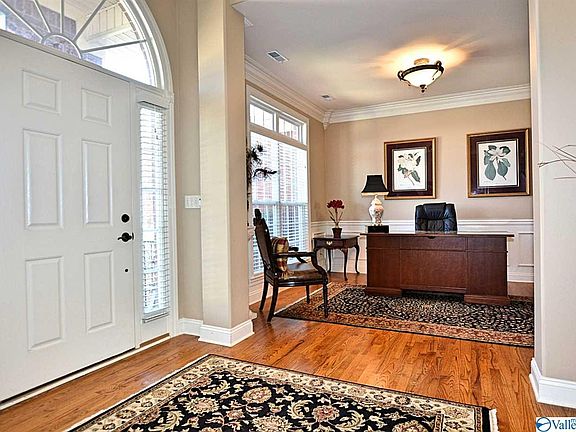 4th image of 216 Bishop Farm Way